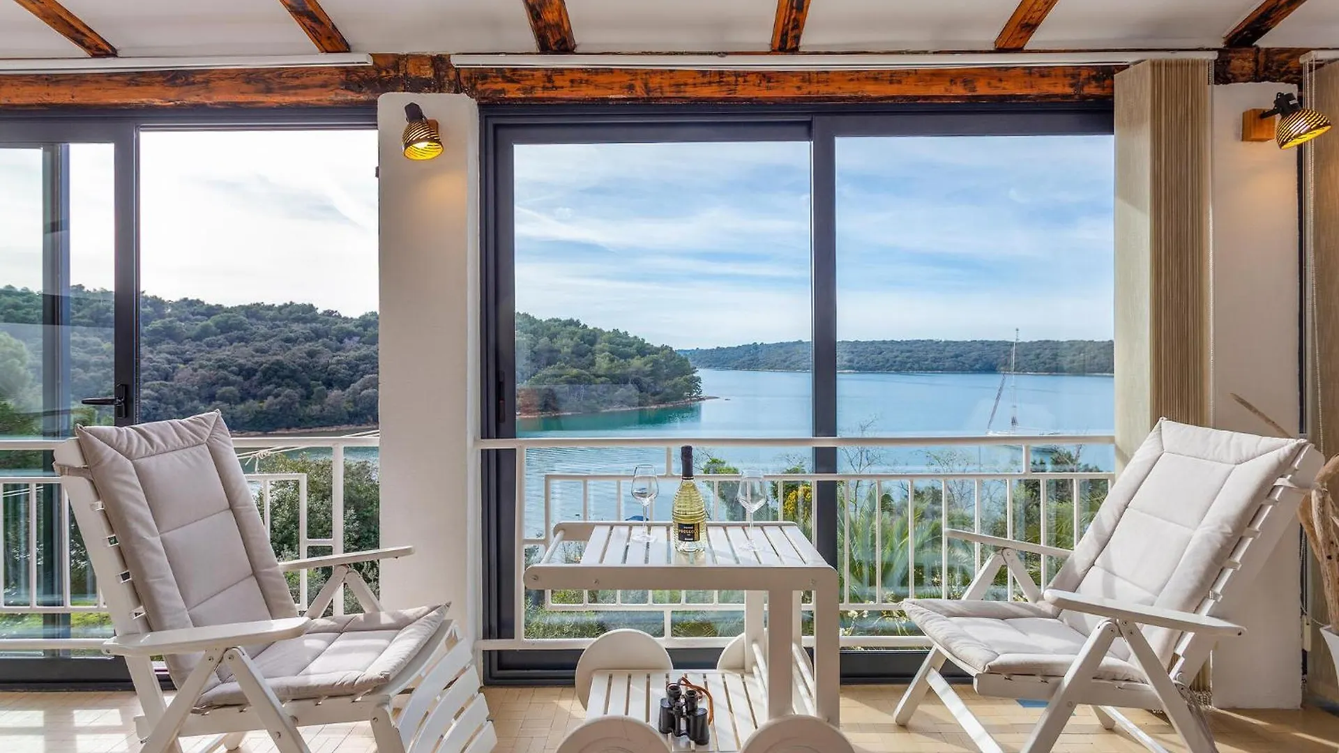 Stunning Apartment In Pula With Kitchen