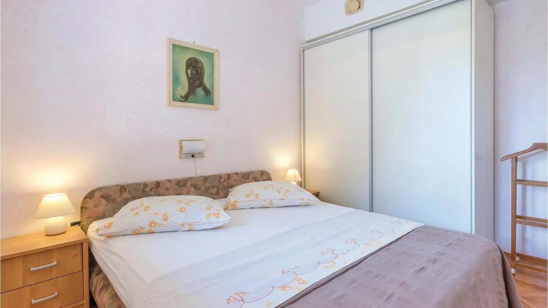 Stunning Apartment In Pula With Kitchen